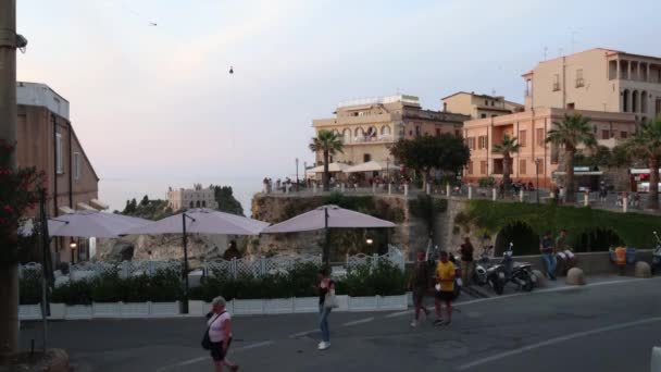 Tropea - Time lapse del santuario da Largo Villefelle al tramonto — стоковое видео