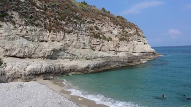 Tropea - Panoramica della Spiaggia del Cannone — Stockvideo