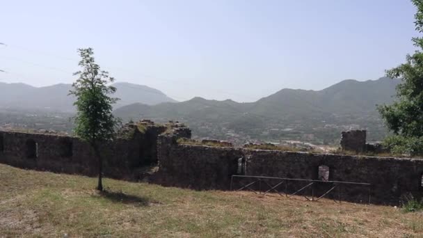 Mercato Sanseverino - Panoramica del castello — Stock Video