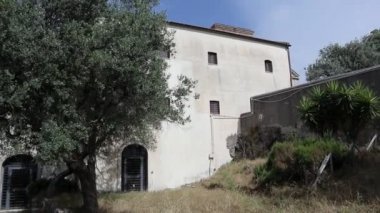 Pellezano, Campania, İtalya - 29 Haziran 2021: Kutsal Ruh 'un bahçedeki inzivaya çekilmesi
