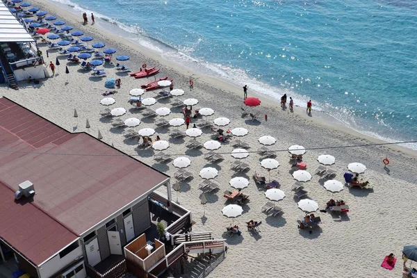 Tropea Calabrië Italië Juni 2021 Zwemgelegenheden Aan Het Strand Van — Stockfoto