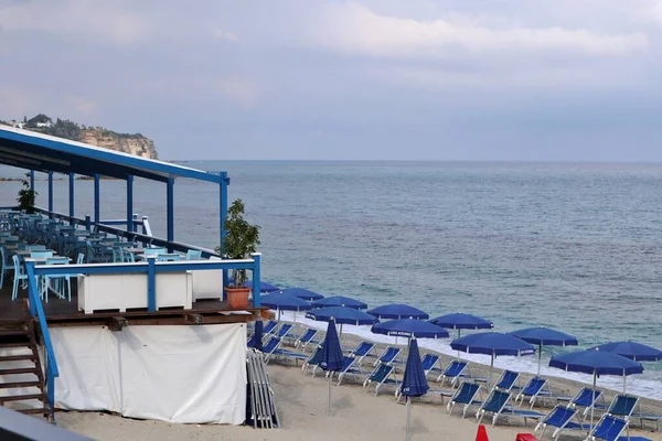 Tropea Calabria Italy June 2021 Bathhouse Linguata Beach Early Morning — Stock Photo, Image