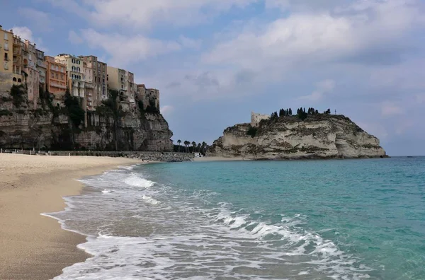 Tropea Calabria Talya Haziran 2021 Rotonda Sahili Ndeki Hamam Sabahın — Stok fotoğraf