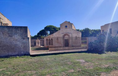 Casalabate, Campania, İtalya 18 Eylül 2025: Santa Maria di Cerrate Manastırı 12. yüzyılda Normanlar tarafından kuruldu