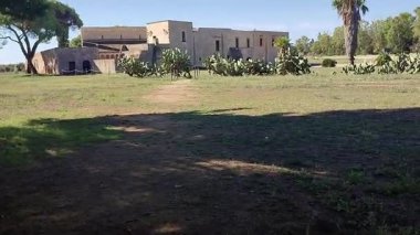 Casalabate, Campania, İtalya 18 Eylül 2025: Santa Maria di Cerrate Manastırı 12. yüzyılda Normanlar tarafından kuruldu