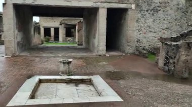 Herculaneum, Campania, İtalya 22 Kasım 2025: M.S. 79 yılında Vesuvius 'un patlaması sonucu gömülen antik Herculaneum şehri