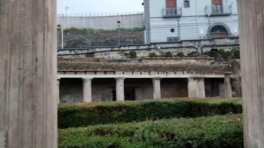 Herculaneum, Campania, İtalya 22 Kasım 2025: M.S. 79 yılında Vesuvius 'un patlaması sonucu gömülen antik Herculaneum şehri