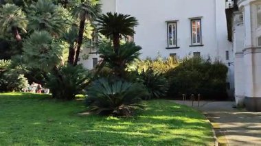 Napoli, Campania, İtalya 2 Şubat 2026: Riviera di Chiaia 'da Villa Pignatelli, 19. yüzyılın ilk yarısında neoklasik tarzda inşa edilmiş, Principe Diego Aragona Pignatelli Corts Museum ve Carriage Museum' a ev sahipliği yapmaktadır.