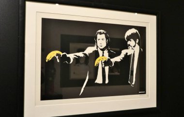 Napoli, Campania, İtalya 2 Şubat 2026: Banksy 'nin çalışmaları Warhol-Banksy-Passaggio a Napoli sergisi kapsamında Riviera di Chiaia' daki Villa Pignatelli 'de sergileniyor.