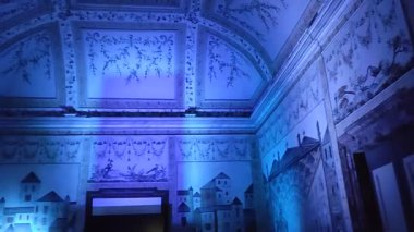 Portici, Campania, İtalya 31 Ocak 2026: Büyülü Saray, Portici Kraliyet Sarayı 'nın zemin katındaki fresk odalarında Nomea Eventi' nin kültürel bir deneyimi.