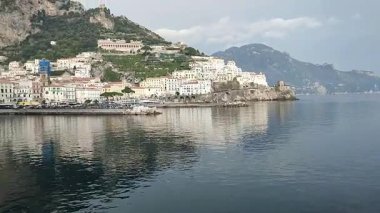 Amalfi, Campania, İtalya 2 Mart 2026: Marina Coppola limanından görüntüleme
