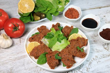 İg kfte. Geleneksel Türk Çiğ eti. (Cig Kofte) Türk özel yemeği.