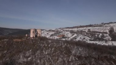 İki Kuleli Ortaçağ Kalesi Harabeleri, Hava Aracı Görünümü
