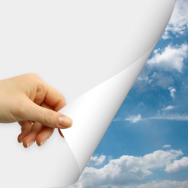 İnsan eli açık mavi gökyüzü görünümü