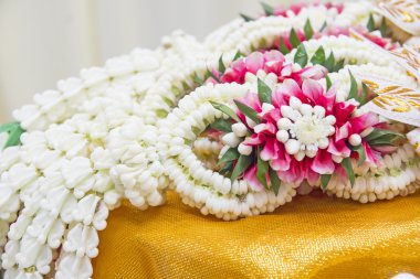 Düğün günü içinde Tay garland