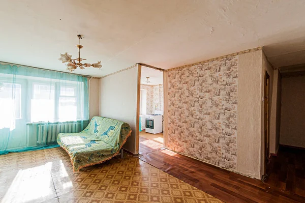 Rusia Moscú Abril 2020 Interior Habitación Apartamento Viejo Descuidado Descuidado — Foto de Stock