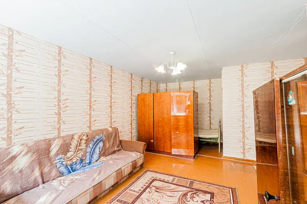 Rusia Moscú Abril 2020 Interior Habitación Apartamento Viejo Descuidado Descuidado — Foto de Stock