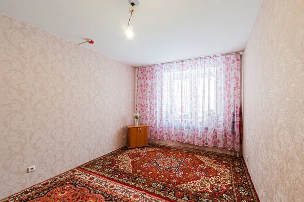 Rússia Moscou Abril 2020 Apartamento Quarto Interior Pobre Velho Desleixado — Fotografia de Stock