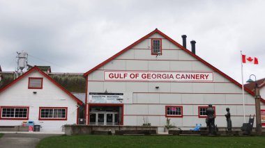 Georgia Körfezi Ulusal Konserve Bölgesi, Steveston Köyü, Richmond, Vancouver, British Columbia, Kanada - 1 Ekim 2025: Konserve somon üretimi için eski bir fabrika ve şu anda bir müze