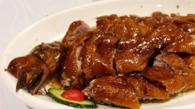 Çin usulü ızgara kavurmalı kuzu eti, çıtır çıtır derisi ve fotokopi alanı olan klasik bir Siu Mei (kızarmış et).