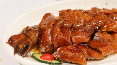 Çin usulü ızgara kavurmalı kuzu eti, çıtır çıtır derisi ve fotokopi alanı olan klasik bir Siu Mei (kızarmış et).