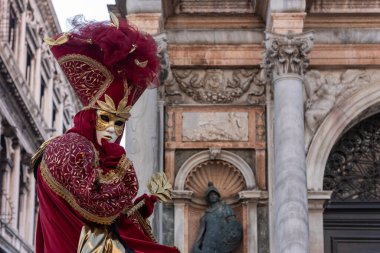 Venedik, İtalya - 18 Şubat, 2016: Venedik, İtalya 'daki karnaval maskesi.