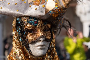 Venedik Karnavalı İtalya 'da iki haftalık ünlü bir festivaldir. Özenle hazırlanmış maskeleri, kostümleri ve halka açık kutlamalarıyla bilinir..