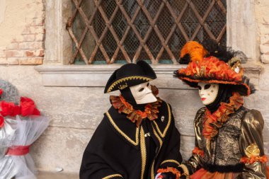 Carnevale di Venezia, İtalya 'da düzenlenen ve maskeleri, kostümleri ve halka açık kutlamalarıyla bilinen iki haftalık ünlü bir festivaldir..