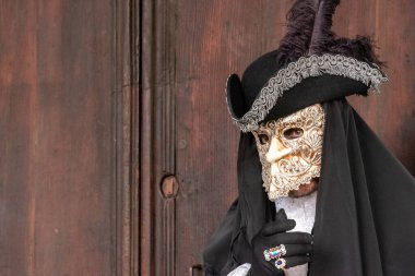 Carnevale di Venezia, İtalya 'da düzenlenen ve maskeleri, kostümleri ve halka açık kutlamalarıyla bilinen iki haftalık ünlü bir festivaldir..