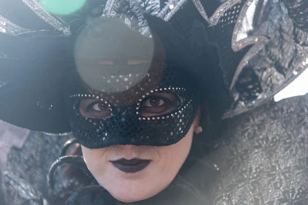 Venedik Karnavalı İtalya 'da iki haftalık ünlü bir festivaldir. Özenle hazırlanmış maskeleri, kostümleri ve halka açık kutlamalarıyla bilinir..