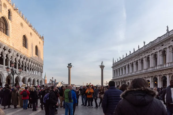 Carnevale di Venezia, Veneto İtalya, Venedik Karnavalı, İtalya 'da iki haftalık ünlü bir festivaldir..