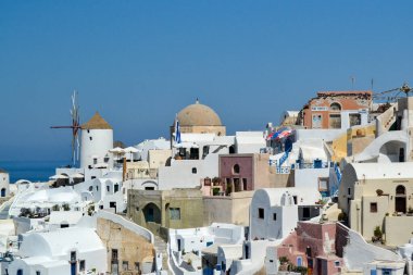 Santorini, Oia, Yunanistan 'daki Oia köyünün güzel mimarisi..