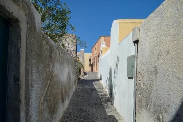 Puglia, İtalya 'nın Ottuni şehrinde dar sokaklar