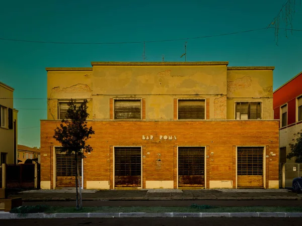 Tresigallo, Ferrara, Emilia Romagna, İtalya 'daki eski bina.