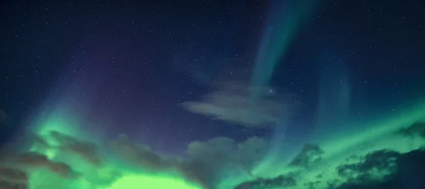 Aurora Borealis Kuzey Işıkları Norveç Kuzey Kutup Dairesi Nde Gece — Stok fotoğraf