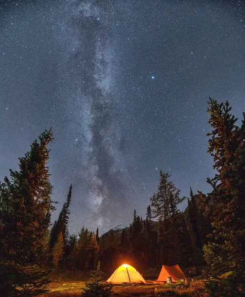 Camping Tende Con Lattea Stellato Nel Cielo Notturno Campeggio Nella — Foto Stock