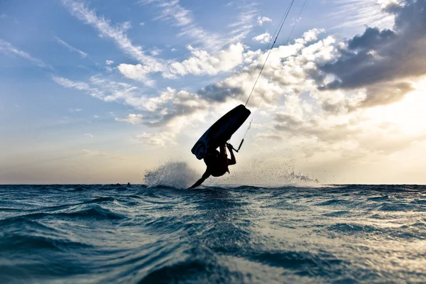 Kite Boarding em ação — Fotografia de Stock