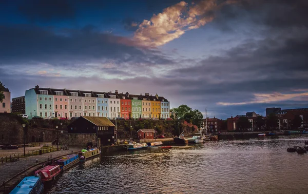 Casas coloridas en el puerto de Bristol —  Fotos de Stock