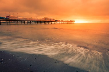 Paignton Pier gün batımında