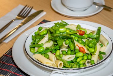 Bezelye ile Penne makarna