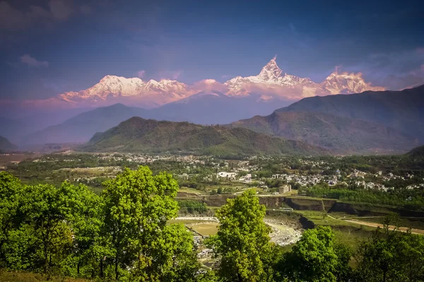 Pokhara e Machhapuchhre — Foto Stock