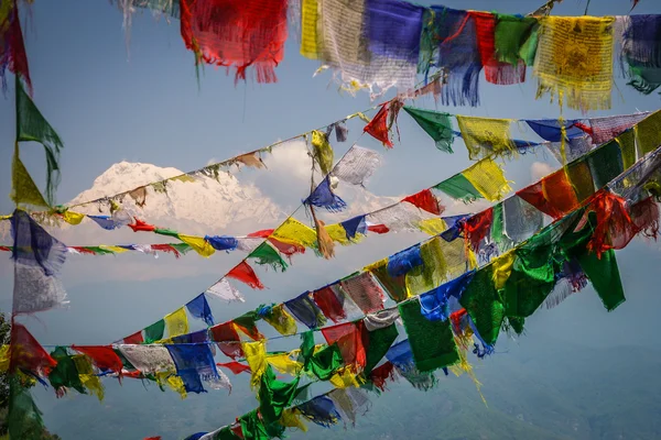 Annapurna y banderas — Foto de Stock