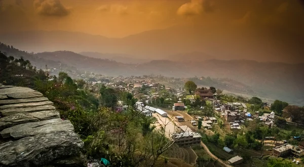 Paesaggio e villaggio nepalese — Foto Stock