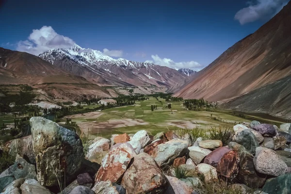 Valle de la montaña en Karakorum — Foto de Stock