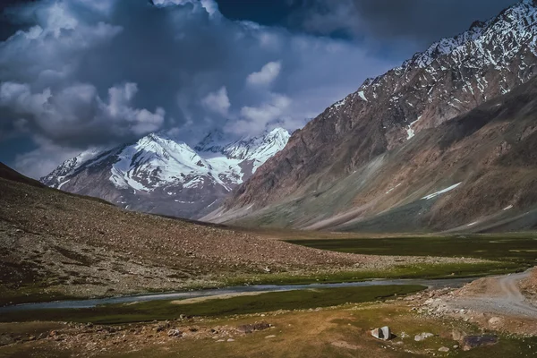 Karakorum montañas paisaje — Foto de Stock