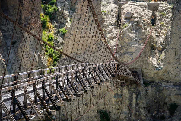 Ponte suspensa perto de Gilgit — Fotografia de Stock