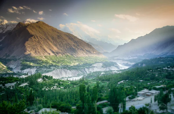 Vale verde em Karakorum — Fotografia de Stock