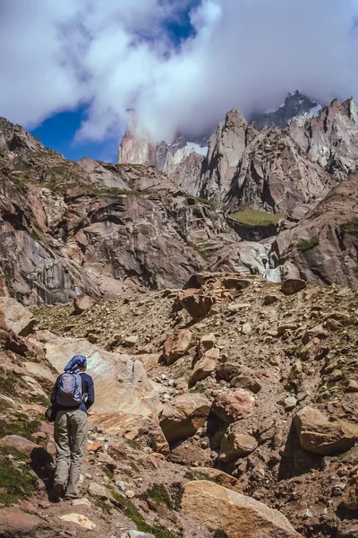 Trekking naar Ultar weide — Stockfoto