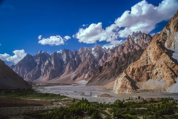 Superbes montagnes Karakorum — Photo