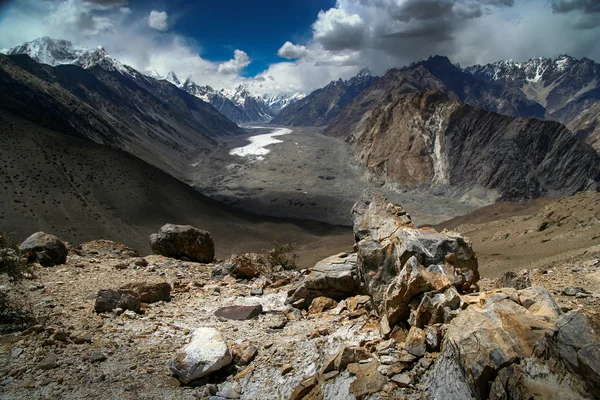 Glaciar Batura durante las nevadas — Foto de Stock